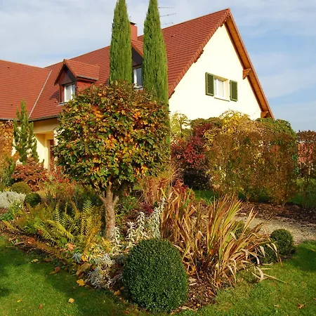 فندق مبيت وإفطار D'hotes Les Chateaux 3*
