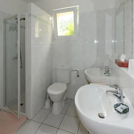 D'hotes Les Chateaux فندق مبيت وإفطار