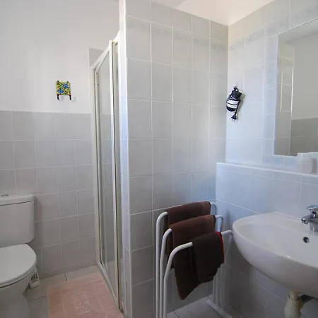 D'hotes Les Chateaux فندق مبيت وإفطار 3*